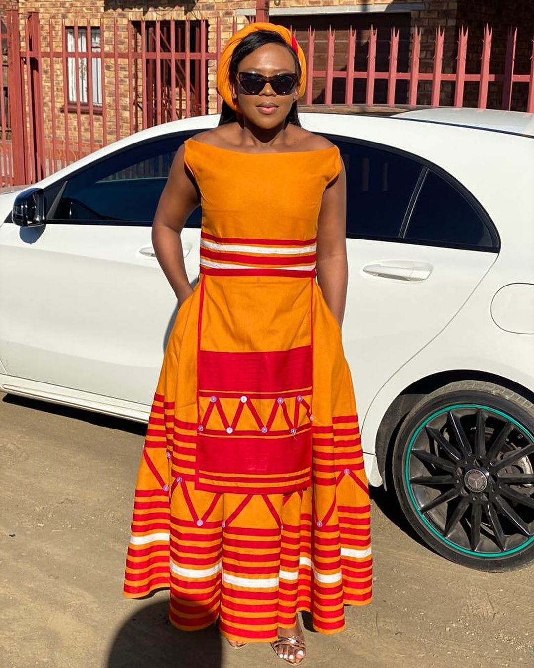 LATEST XHOSA TRADITIONAL ATTIRES FOR AFRICAN WOMEN