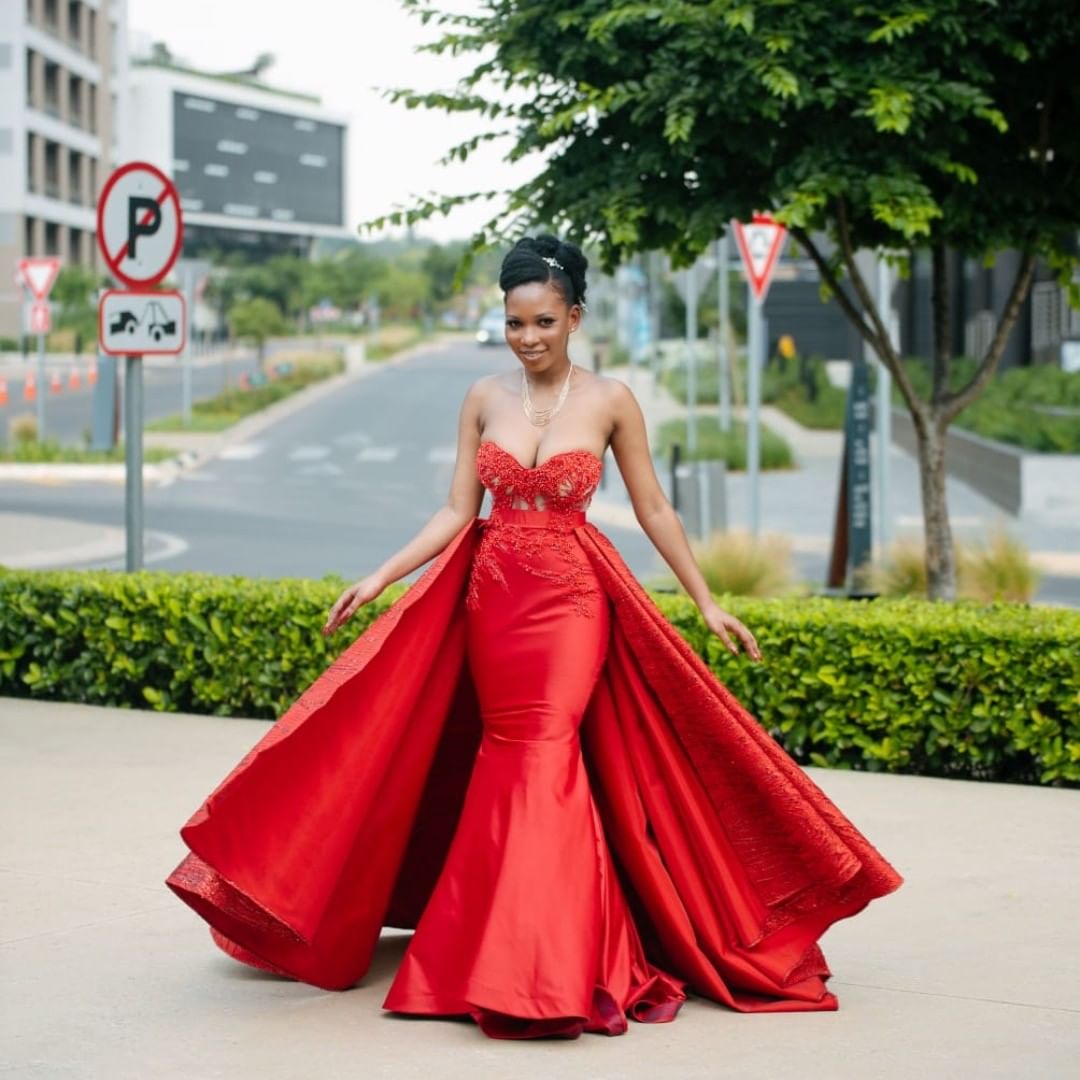 TRADITIONAL ATTIRE DESIGNS FOR BRIDE